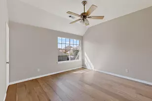 404 Broken Sword Dr, Lewisville, TX 75056 - Photo 9