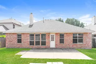 2240 Sparrow Hawk Ct, Grand Prairie, TX 75052 - Photo 31