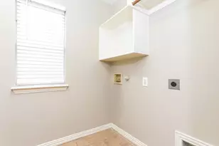 2240 Sparrow Hawk Ct, Grand Prairie, TX 75052 - Photo 15