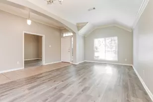 2240 Sparrow Hawk Ct, Grand Prairie, TX 75052 - Photo 7