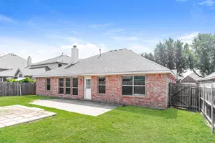 2240 Sparrow Hawk Ct, Grand Prairie, TX 75052 - Photo 33