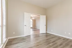 2240 Sparrow Hawk Ct, Grand Prairie, TX 75052 - Photo 29