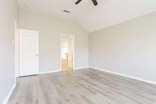 2240 Sparrow Hawk Ct, Grand Prairie, TX 75052 - Photo 19