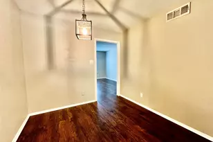 1107 N Locust St, Denton, TX 76201 - Photo 5
