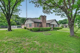 8330 Jerrie Jo Dr, North Richland Hills, TX 76180 - Photo 33