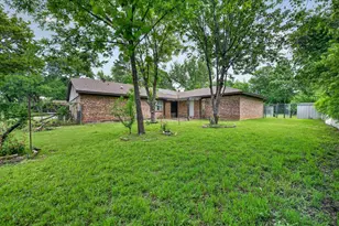 8330 Jerrie Jo Dr, North Richland Hills, TX 76180 - Photo 31