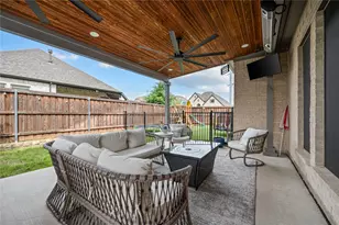 3732 Trail Creek Dr, Little Elm, TX 75068 - Photo 7