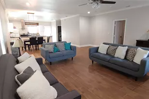 1012 E Oak St, Denton, TX 76205 - Photo 5