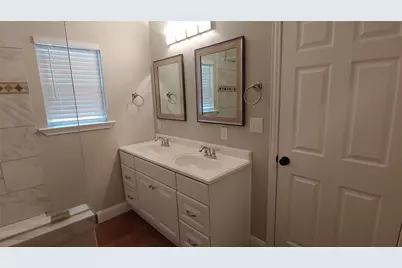 1012 E Oak Street, Denton, TX 76205 - Photo 31