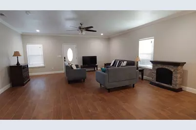 1012 E Oak Street, Denton, TX 76205 - Photo 9