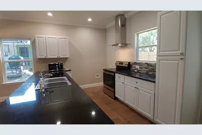 1012 E Oak Street, Denton, TX 76205 - Photo 11