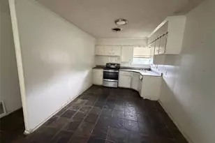 2604 Pinoak St, Granbury, TX 76048 - Photo 5