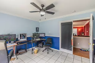 300 Creek Point Ln, Arlington, TX 76002 - Photo 9