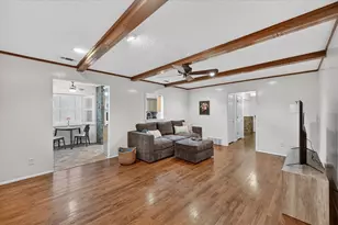 2105 Meadow Ln, Grand Prairie, TX 75050 - Photo 19