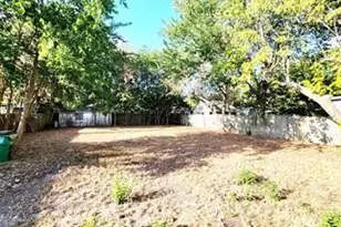 1221 Stanford St, Greenville, TX 75401 - Photo 9