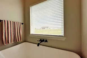 252 Harvard Ln, Springtown, TX 76082 - Photo 15
