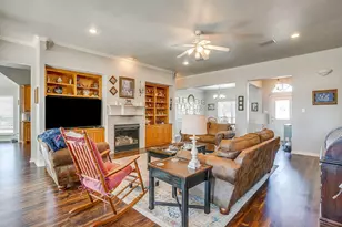 801 Creek Hollow Ln, Fort Worth, TX 76131 - Photo 7