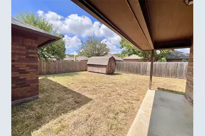 6206 Aires Drive, Arlington, TX 76001 - Photo 9