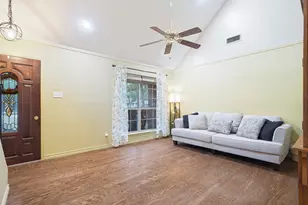 2009 Thousand Oaks Dr, Burleson, TX 76028 - Photo 3