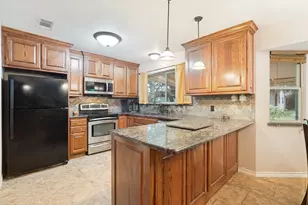 2009 Thousand Oaks Dr, Burleson, TX 76028 - Photo 13