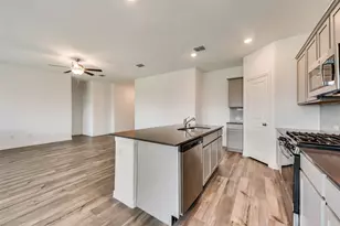 1833 Lake Grove Dr, Little Elm, TX 75068 - Photo 9