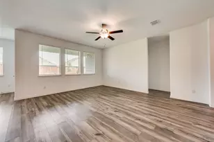 1833 Lake Grove Dr, Little Elm, TX 75068 - Photo 7