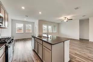 1833 Lake Grove Dr, Little Elm, TX 75068 - Photo 11