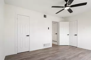 9818 Valley Meadow Pl, Dallas, TX 75220 - Photo 27