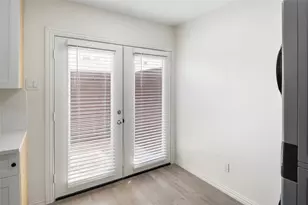 9818 Valley Meadow Pl, Dallas, TX 75220 - Photo 17