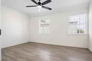 9818 Valley Meadow Pl, Dallas, TX 75220 - Photo 21
