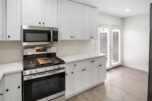 9818 Valley Meadow Pl, Dallas, TX 75220 - Photo 13