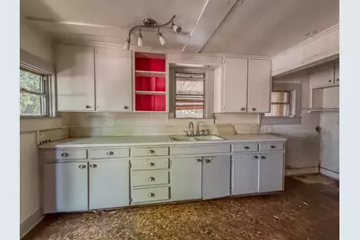 207 Cleveland Avenue, Weatherford, TX 76086 - Photo 17