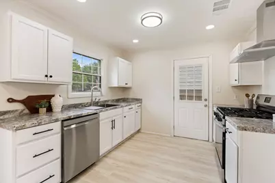 4121 Alamo Avenue, Fort Worth, TX 76107 - Photo 9