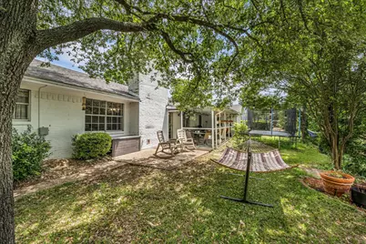 1208 Knotty Oaks Drive, Woodway, TX 76712 - Photo 35