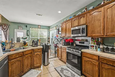 6369 Redeagle Creek Drive, Fort Worth, TX 76179 - Photo 9