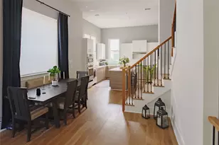 381 E Greenbriar Ln, Dallas, TX 75203 - Photo 5
