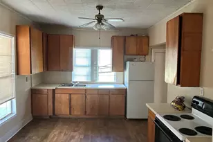 300 Harrison Ave, Newcastle, TX 76372 - Photo 9