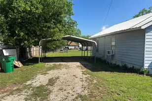 300 Harrison Ave, Newcastle, TX 76372 - Photo 5
