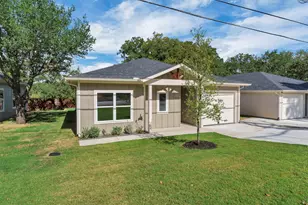 809 Branding Iron Trail, Granbury, TX 76049 - Photo 3