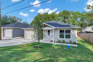 811 Branding Iron Trail, Granbury, TX 76049 - Photo 3