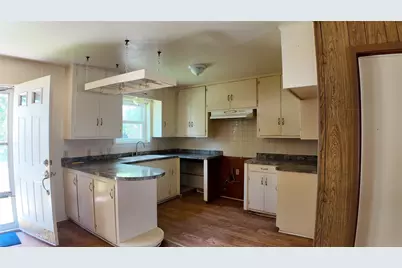 1807 W. Proctor Dr., Goldthwaite, TX 76844 - Photo 9