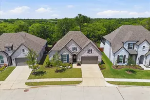 518 Hidden Creek Pkwy, Van Alstyne, TX 75495 - Photo 3