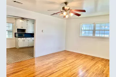 802 E White Street, Hamilton, TX 76531 - Photo 9