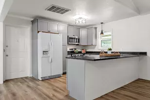 706 W Denison Dr, Robinson, TX 76706 - Photo 13