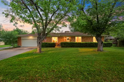706 W Denison Drive, Robinson, TX 76706 - Photo 1