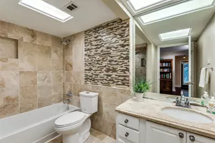 10201 Regal Oaks Dr, Dallas, TX 75230 - Photo 17