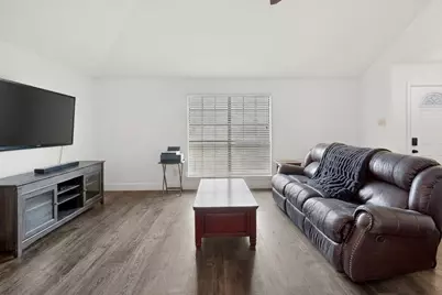 2305 Rockbluff Court, Rowlett, TX 75088 - Photo 5