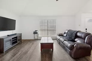 2305 Rockbluff Ct, Rowlett, TX 75088 - Photo 5