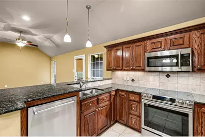 9417 Ravenswood Road, Granbury, TX 76049 - Photo 11