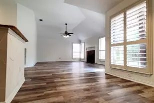 9720 Windy Hollow Dr, Irving, TX 75063 - Photo 9